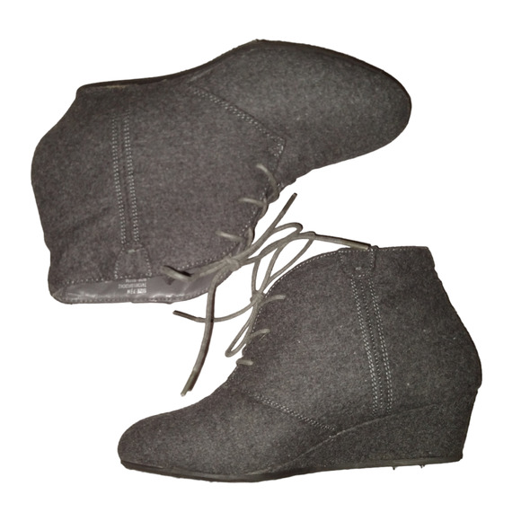 Marbella Gray Wedge Ankle Boots Size 7.5 Brooke Booties Lace up - Picture 2 of 6